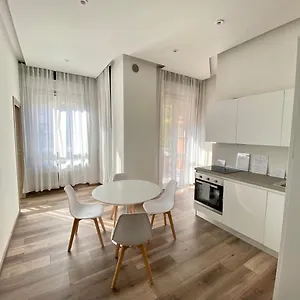 Boutique Moscova , Milán Italia